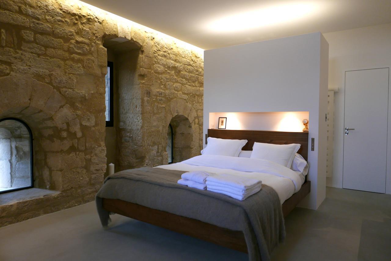 Tour Sarrazine De Montaren Bed & Breakfast Bagian luar foto