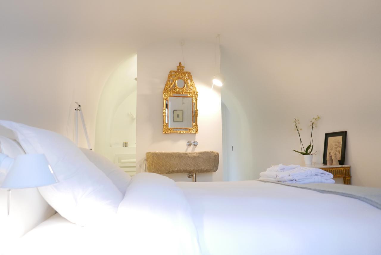 Tour Sarrazine De Montaren Bed & Breakfast Bagian luar foto
