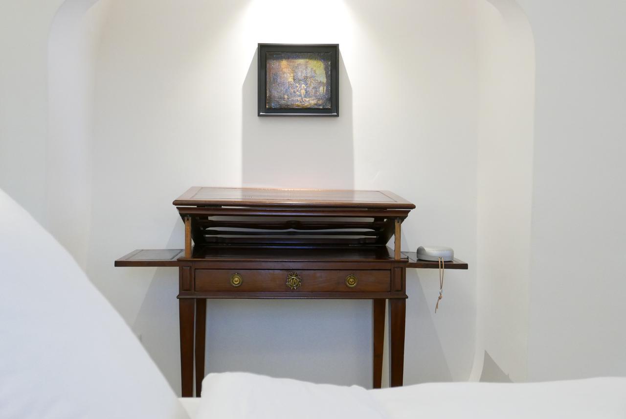 Tour Sarrazine De Montaren Bed & Breakfast Bagian luar foto