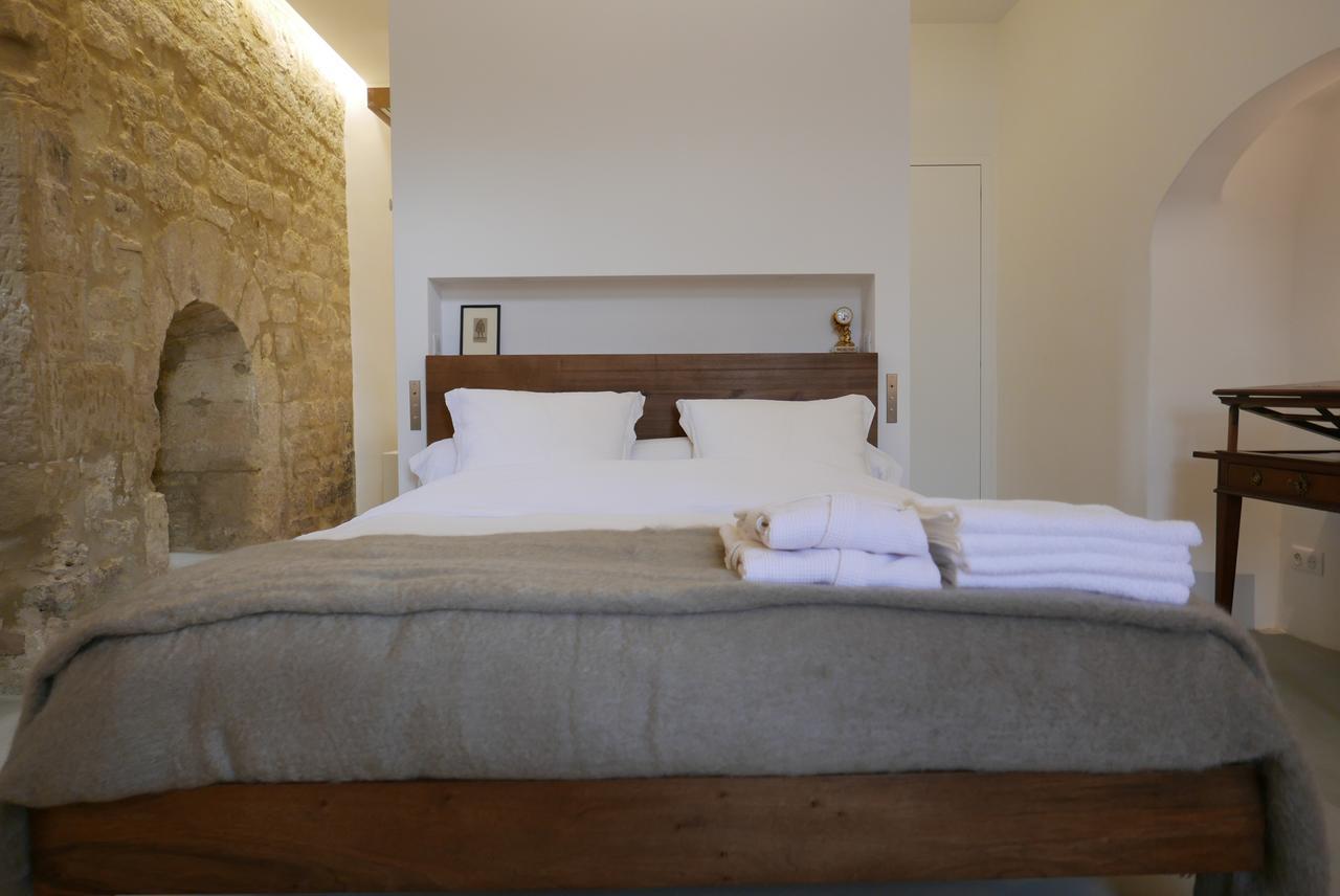 Tour Sarrazine De Montaren Bed & Breakfast Bagian luar foto