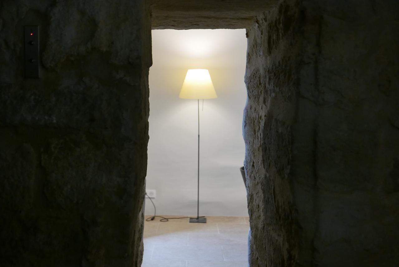 Tour Sarrazine De Montaren Bed & Breakfast Bagian luar foto