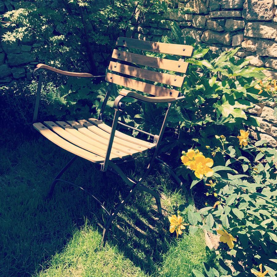 Tour Sarrazine De Montaren Bed & Breakfast Bagian luar foto