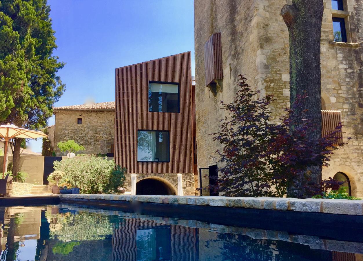 Tour Sarrazine De Montaren Bed & Breakfast Bagian luar foto