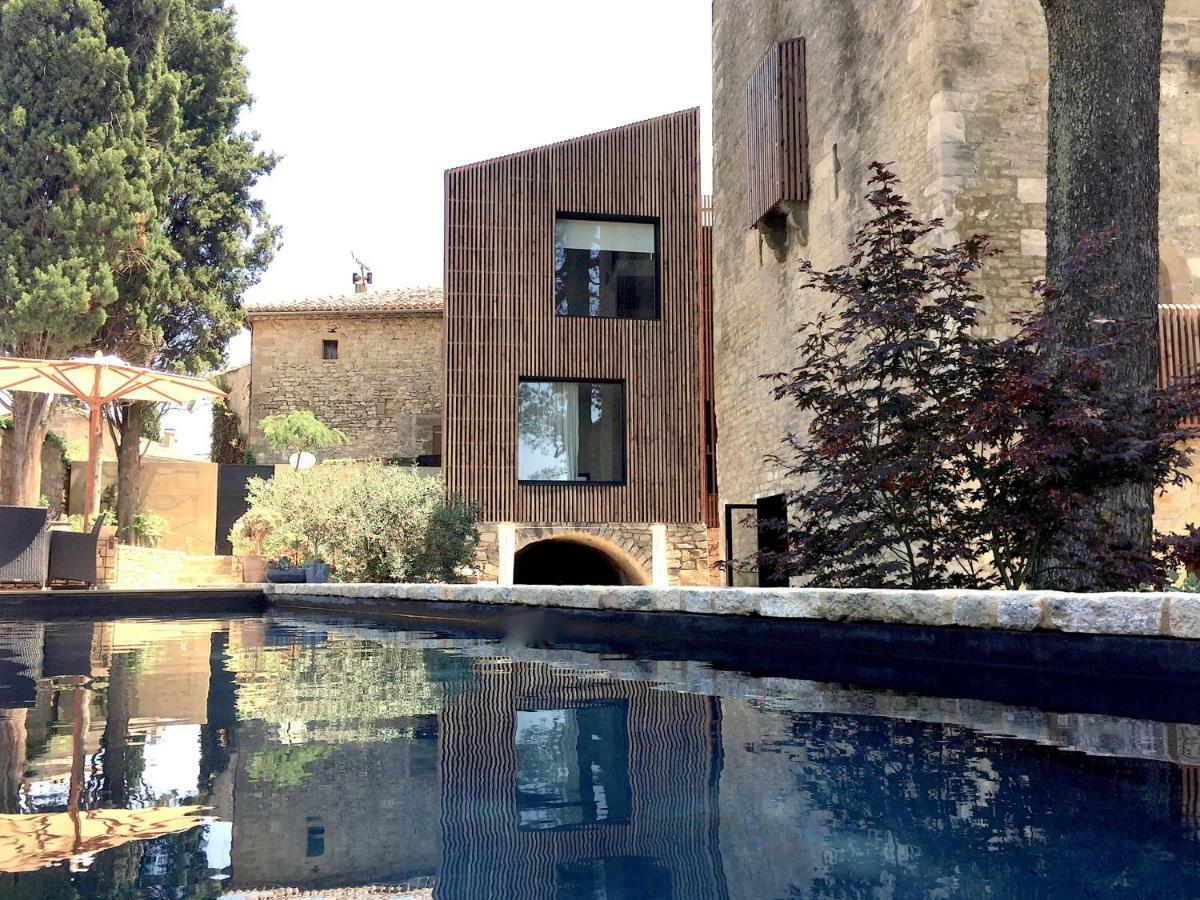 Tour Sarrazine De Montaren Bed & Breakfast Bagian luar foto